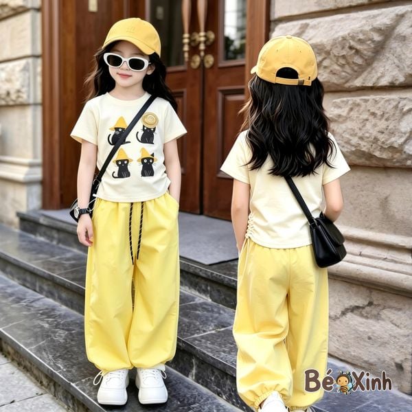 Set áo rút dây in Mèo quần ống suông bo ống bé gái đi chơi BXG2383