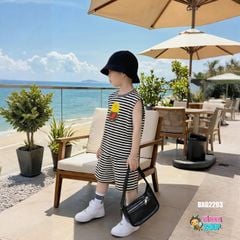 Set áo tay lỡ in hình chú bé đội mũ phối sọc cho bé trai BXG2293