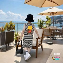 Set áo tay lỡ in hình chú bé đội mũ phối sọc cho bé trai BXG2293