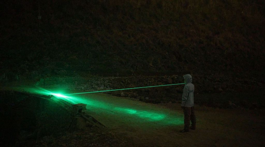 Wuben X5 đèn pin EDC 1300 Lumens + Laser + UV đa năng