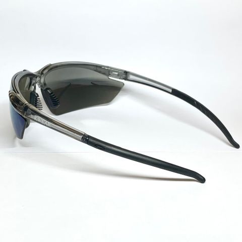 Kính bảo hộ Kingwear KY715-KW màu tối tráng gương