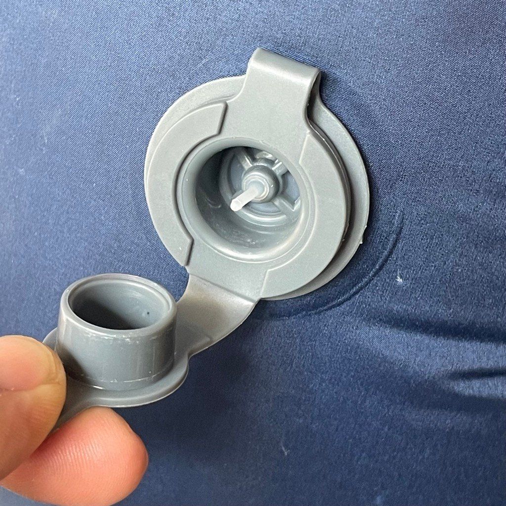 Nệm hơi dã ngoại tích hợp bơm tay Vultura VTR-AM2501