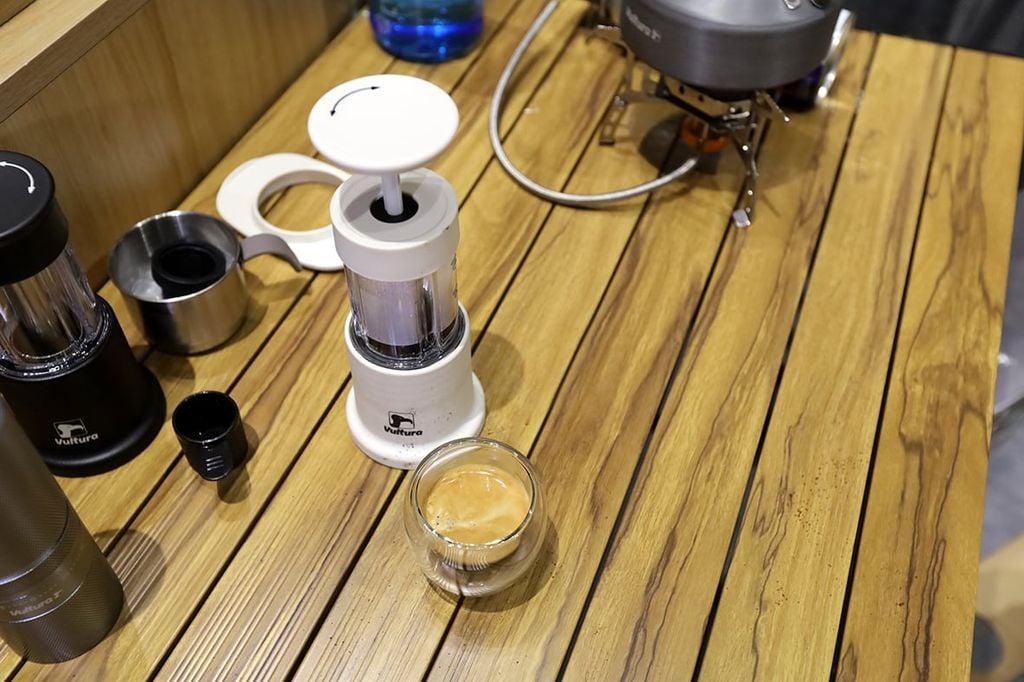 Dụng cụ pha cà phê Espresso cắm trại thủ công Vultura Campresso KF1