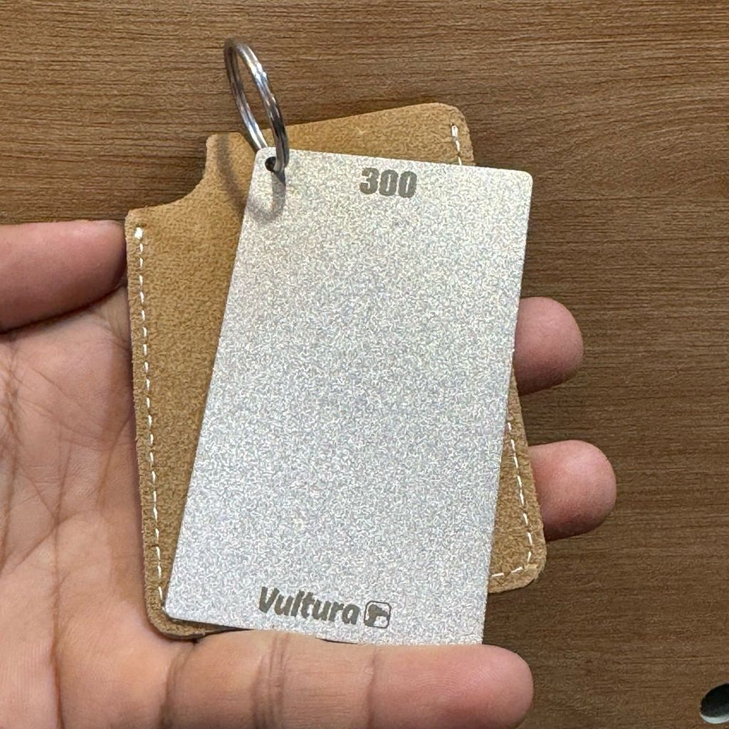 Vultura SH2601 - Thẻ mài dao sinh tồn bỏ túi 2 mặt 300&600 Grit kèm bao da thật