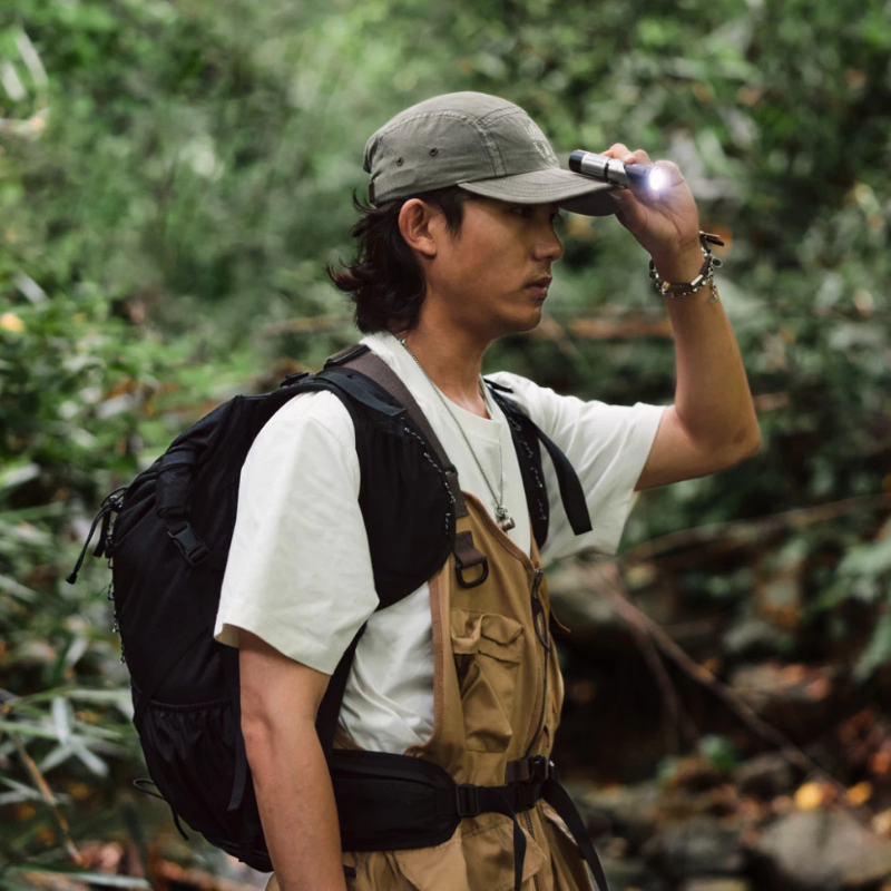Đèn pin xoay đầu 90 độ đa năng Naturehike CNK2450ZM013