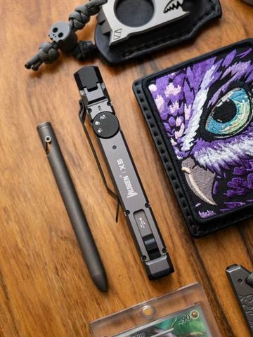 Wuben X5 đèn pin EDC 1300 Lumens + Laser + UV đa năng