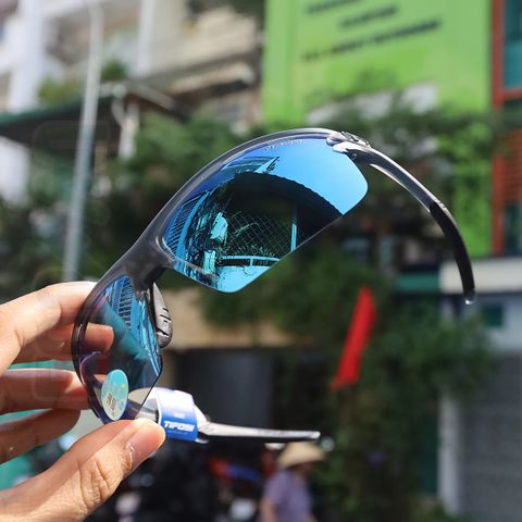 Tifosi Rivet kính mát thể thao công nghệ FOTOTEC đổi màu