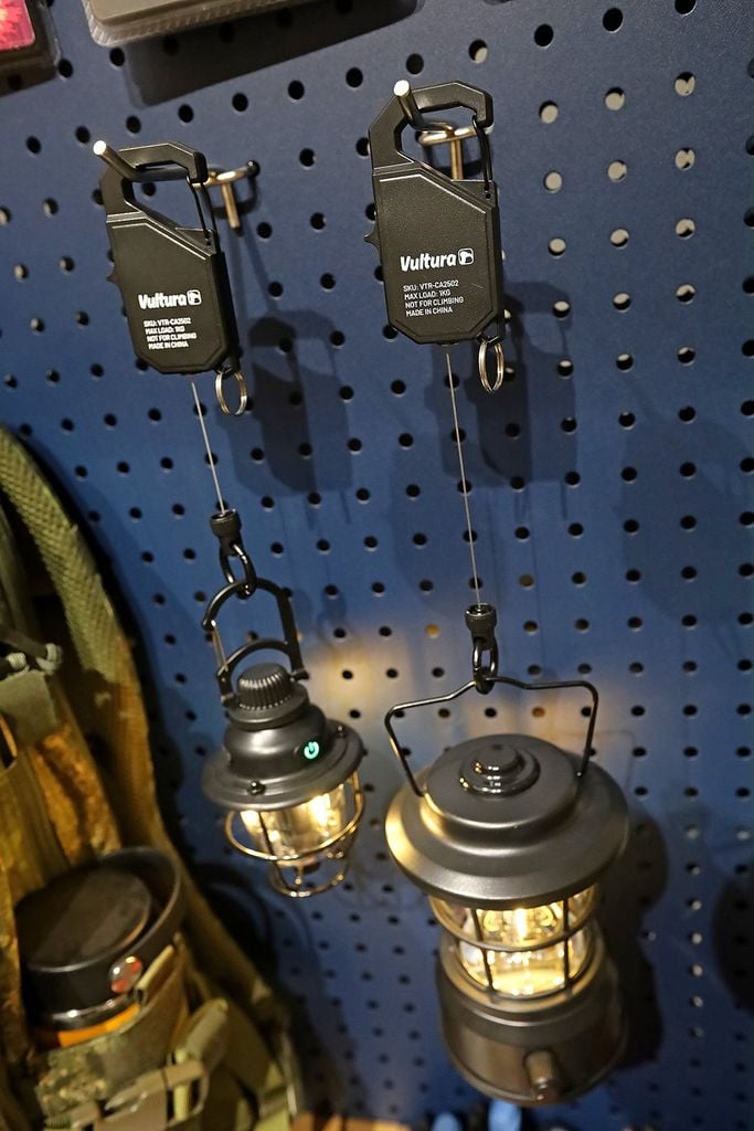 Móc Carabiner dây cáp kéo rút Vultura VTR-CA2502