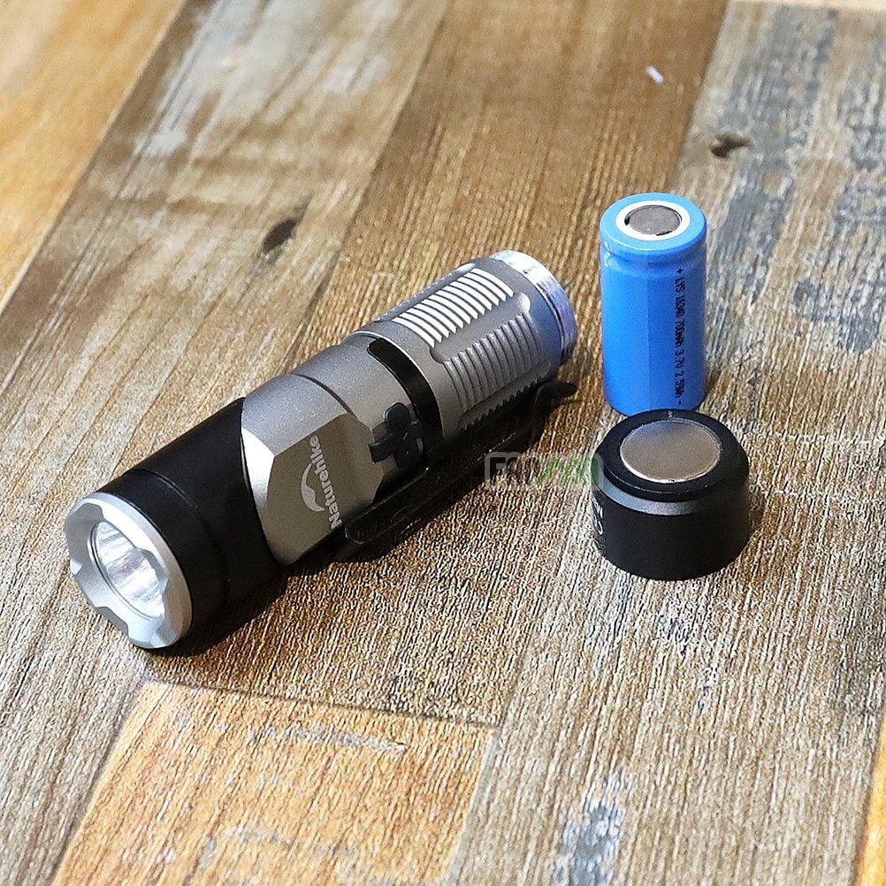 Đèn pin xoay đầu 90 độ đa năng Naturehike CNK2450ZM013