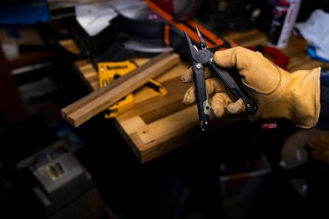 Leatherman WAVE ALPHA dụng cụ đa năng với lưỡi dao Magnacut