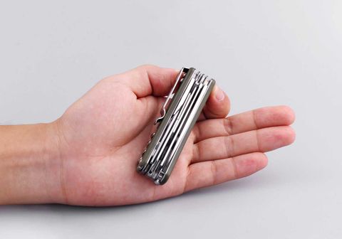 Ruike M42 Dao xếp kèm cưa-kéo 16 chức năng bỏ túi
