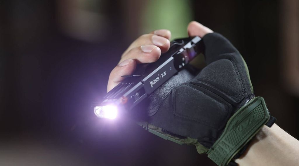 Wuben X5 đèn pin EDC 1300 Lumens + Laser + UV đa năng