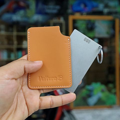 Vultura SH2601 - Thẻ mài dao sinh tồn bỏ túi 2 mặt 300&600 Grit kèm bao da thật