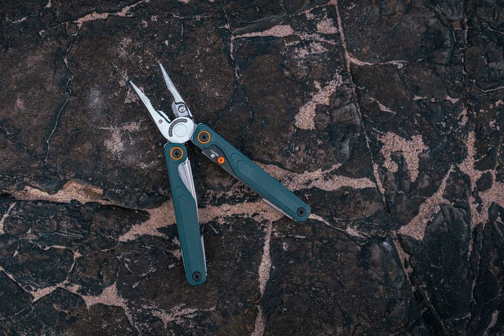 Leatherman WAVE ALPHA dụng cụ đa năng với lưỡi dao Magnacut