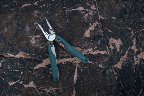 Leatherman WAVE ALPHA dụng cụ đa năng với lưỡi dao Magnacut