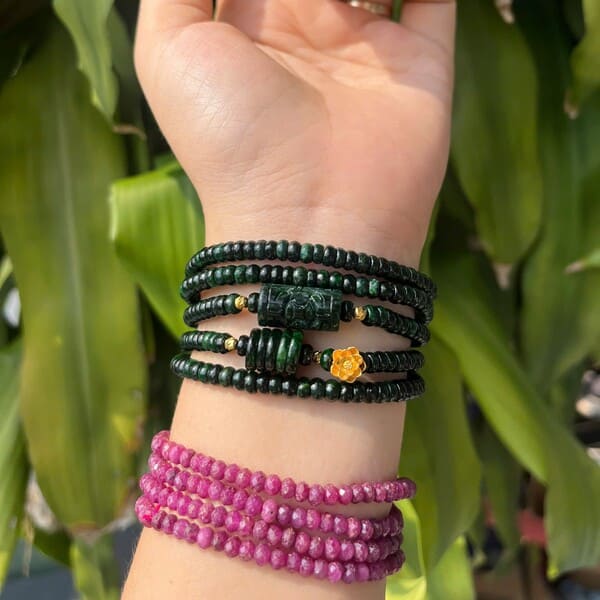 Chuỗi Sơn Thủy Jadeite A Mix Lu Thống, Ngũ Điếu và Charm Vàng 10K