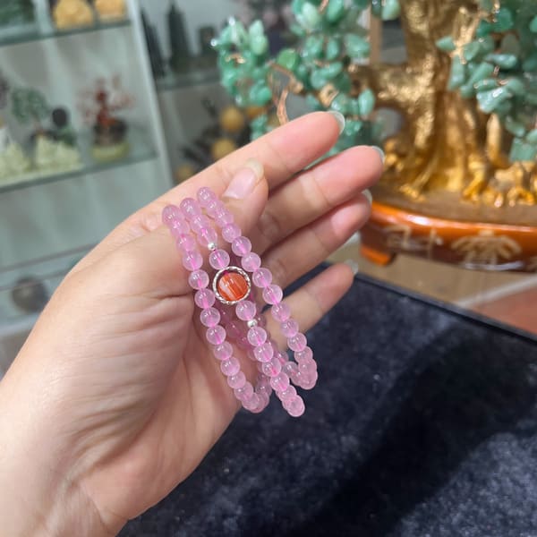 Chuỗi Thạch Anh Hồng Trong Đậm Màu Mix Charm Bạc Và Mã Não