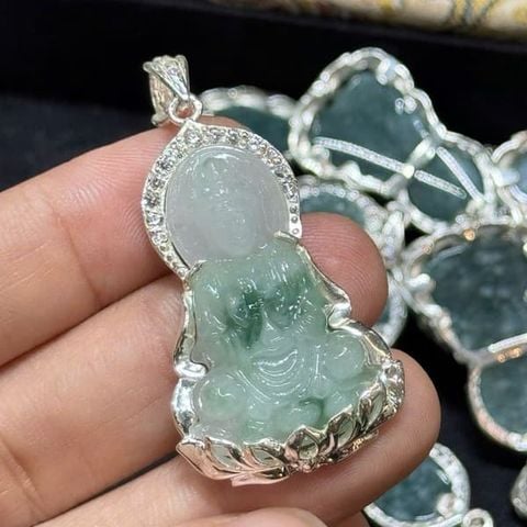 Mặt Phật Bà Quan Âm Ngọc Cẩm Thạch Hoa Bay Bọc Bạc