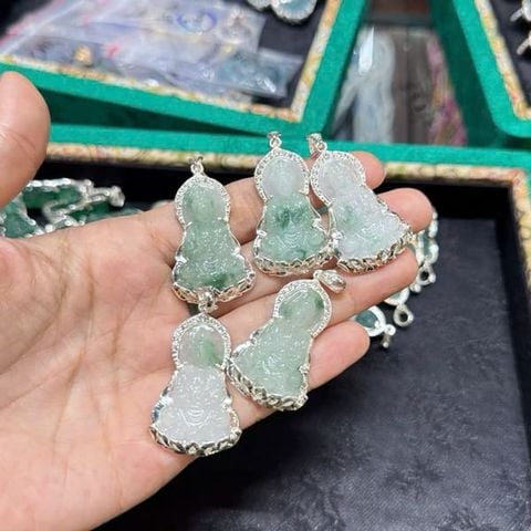 Mặt Phật Bà Quan Âm Ngọc Cẩm Thạch Hoa Bay Bọc Bạc