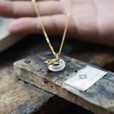  Mặt Đeo Cổ Đồng Điếu Bọc Hoa Sen Vàng 10K 