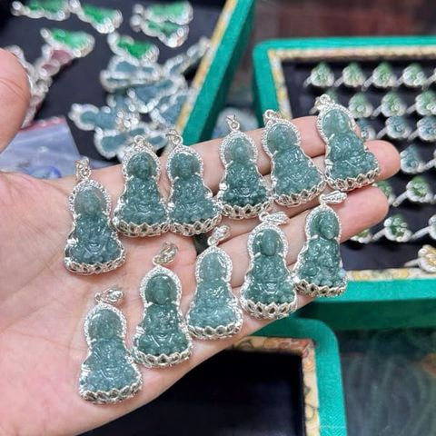 Mặt Phật Bà Quan Âm Lam Ngọc Bọc Bạc