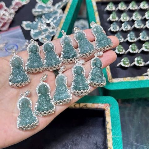 Mặt Phật Bà Quan Âm Lam Ngọc Bọc Bạc