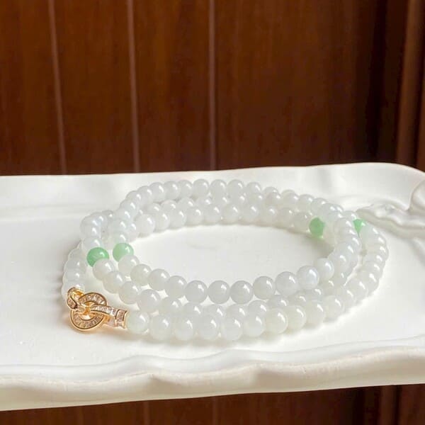 Vòng bạch ngọc jadeite tuýp A 6mm