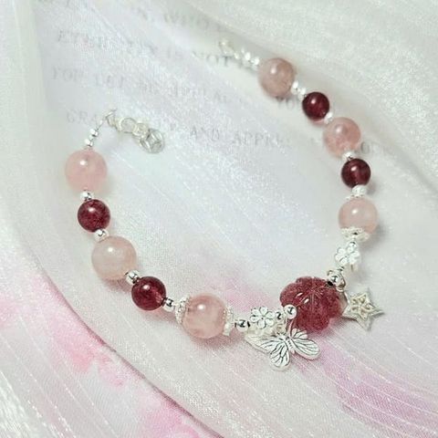 Vòng Cỏ 4 Lá Thạch Anh Dâu Tây Hồng Mix Thạch Anh Hồng