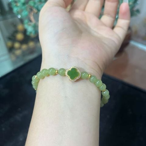 Vòng Ngọc Hòa Điền VIP Mix Charm Cỏ 4 Lá Bọc Ngọc Bích Mạ Vàng