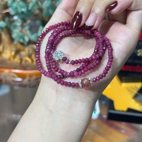 Vòng tay Ruby cắt giác cuốn 4 mix bạc