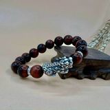  Vòng Tay Mắt Hổ Đỏ Nâu 12mm Mix Tỳ Hưu Bạc 