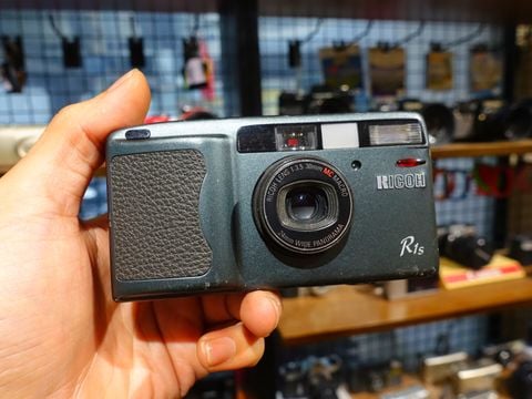  Ricoh R1s 