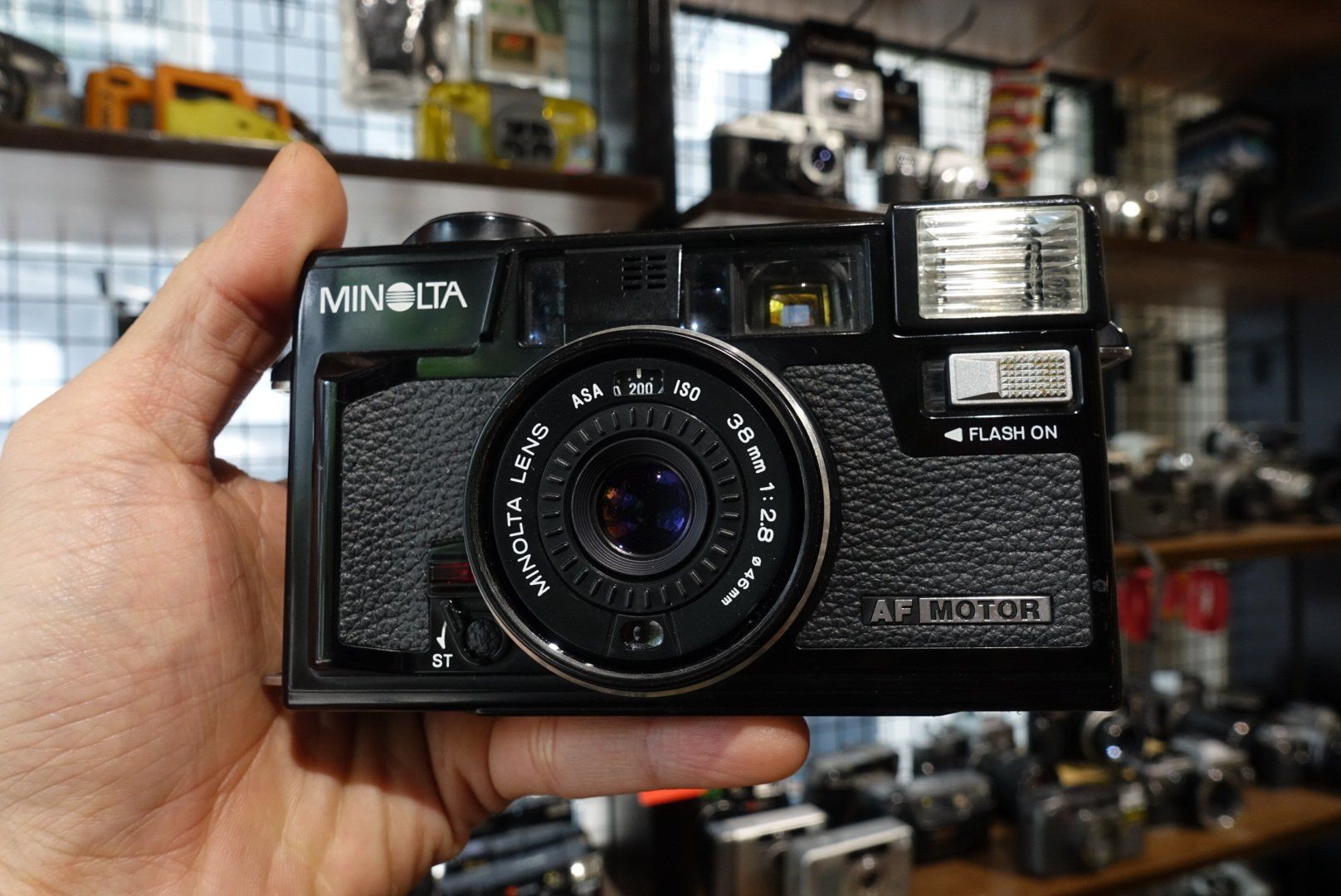  Minolta HiMatic AF2-M 