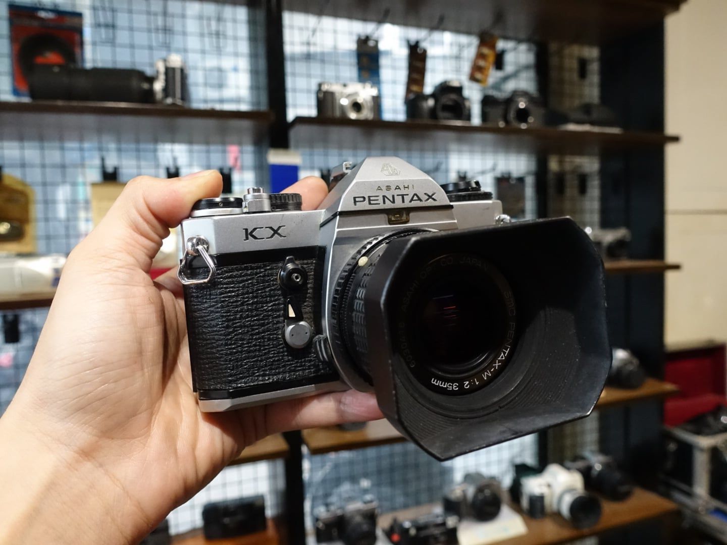  Pentax KX + SMC M 35mm f2 w/ hood 