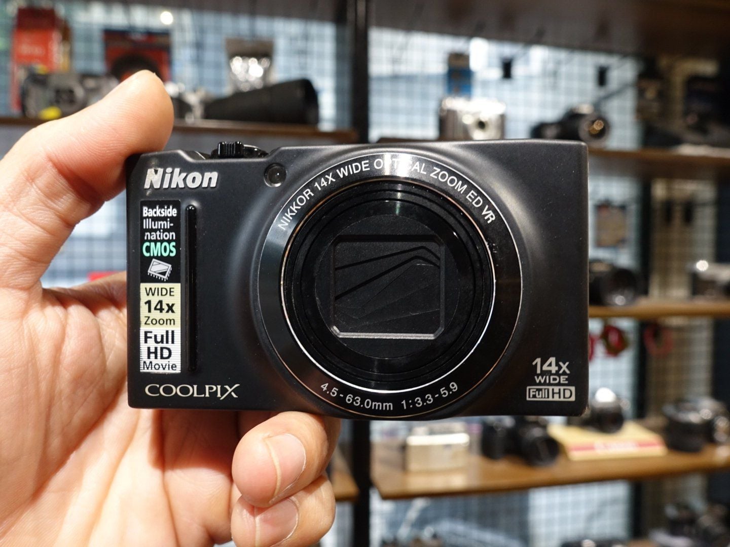  Nikon Coolpix S8200 
