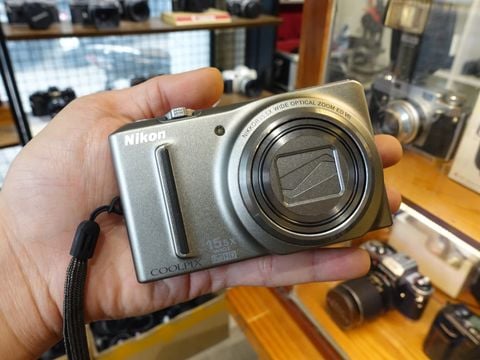  Nikon Coolpix S9050 