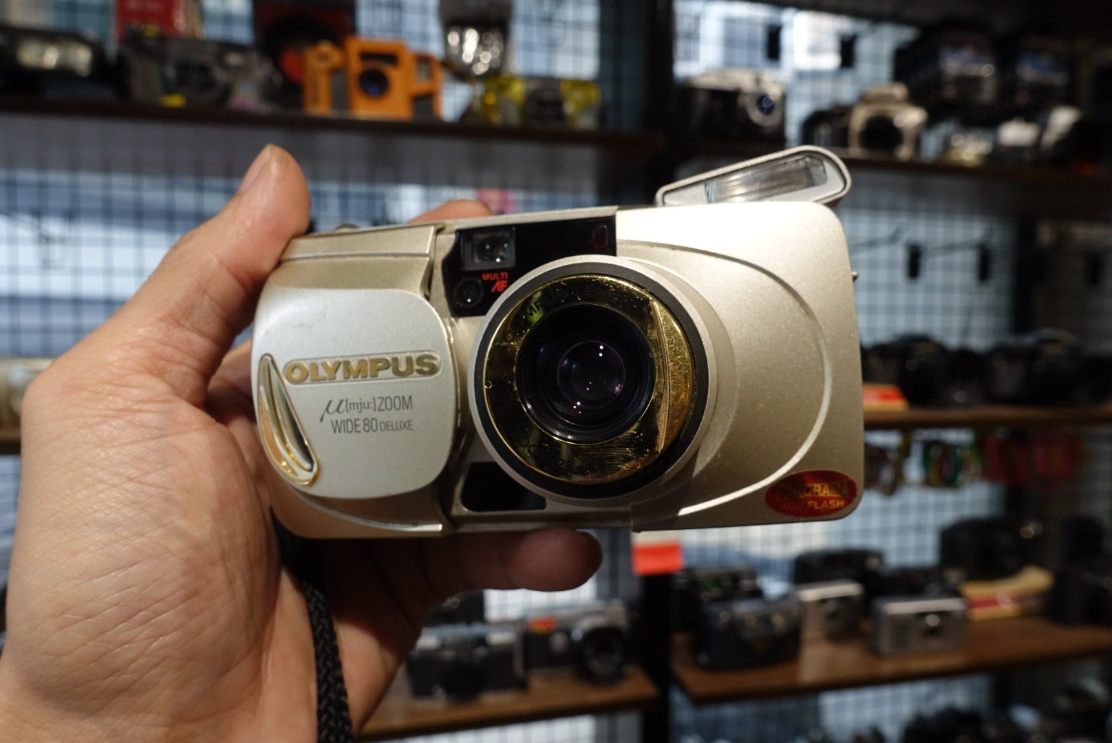  Olympus Mju Zoom Wide 80 DLX 