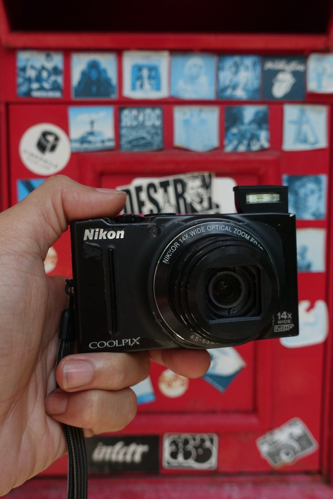  Nikon Coolpix S8200 