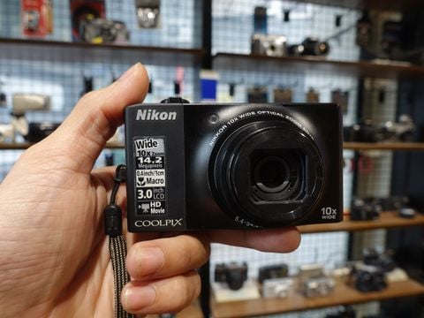  Nikon Coolpix S8000 