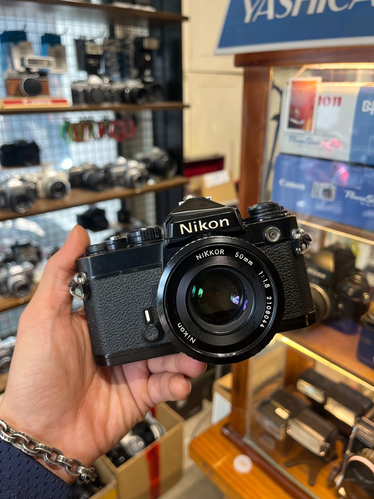  Nikon FE 