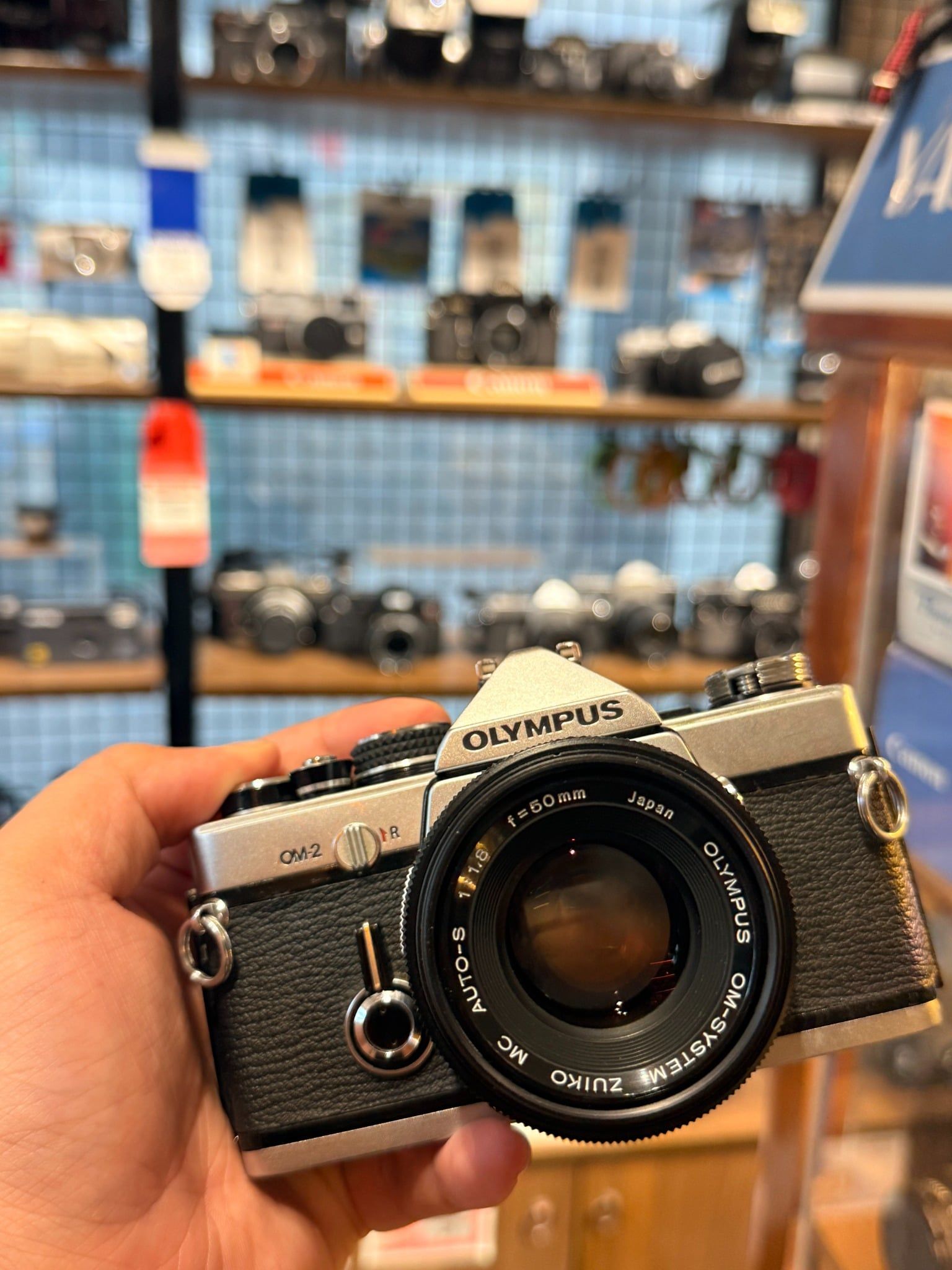  Olympus OM-2 