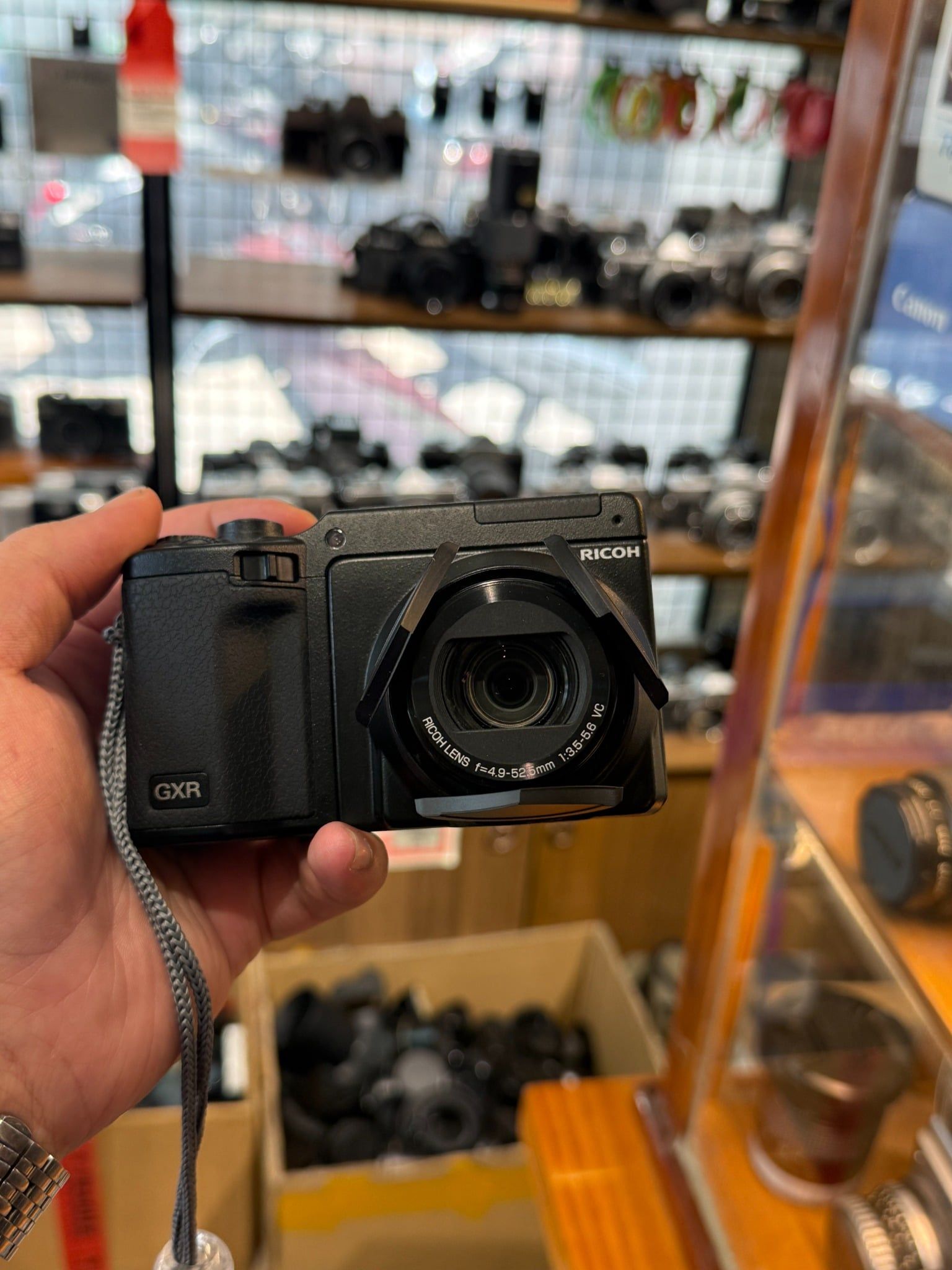  Ricoh GXR 