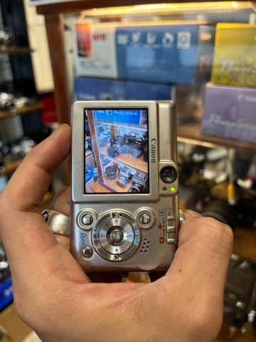  Canon Powershot SD400 