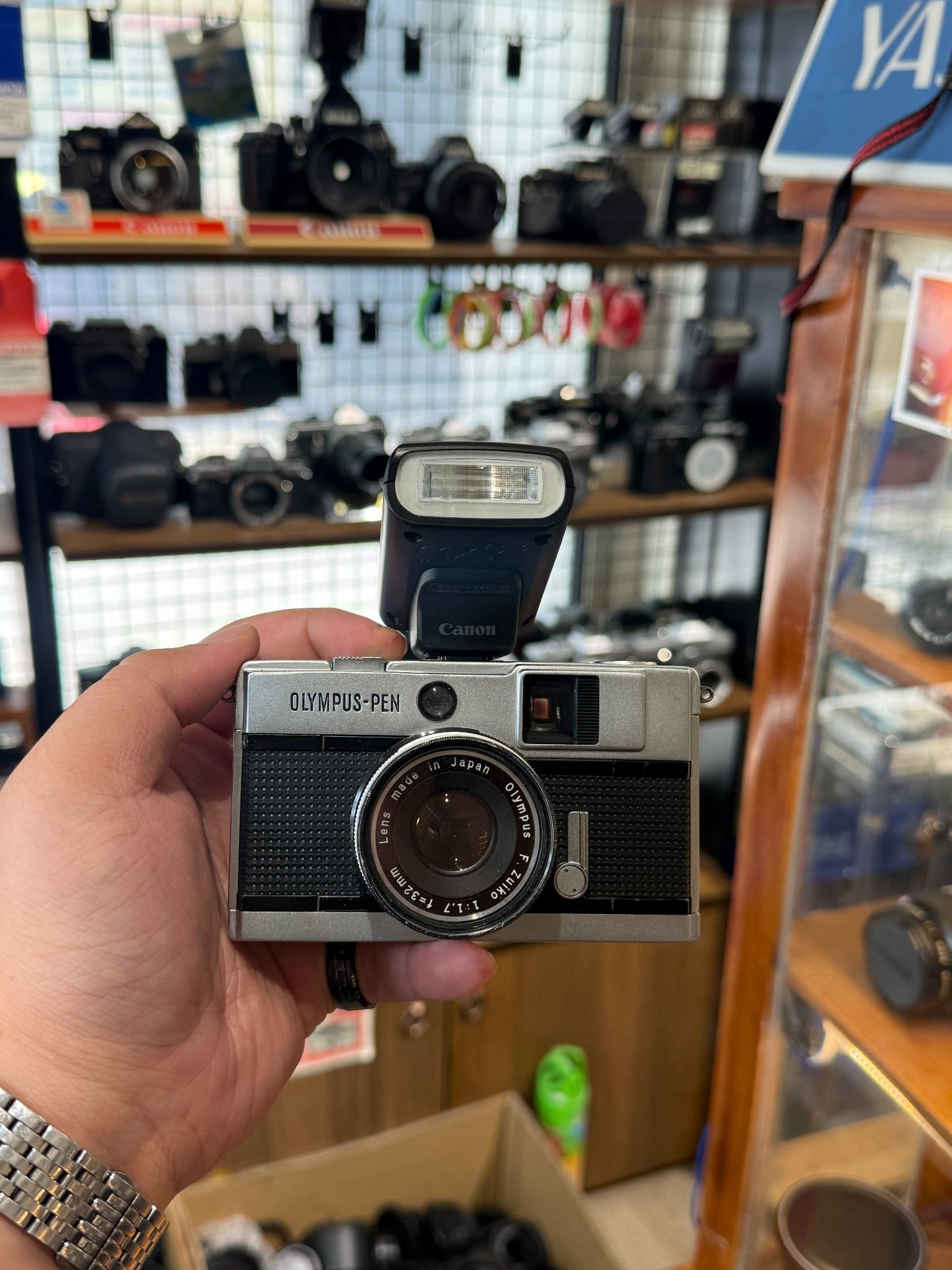  Olympus Pen EED w/Canon Speedlite 90EX 