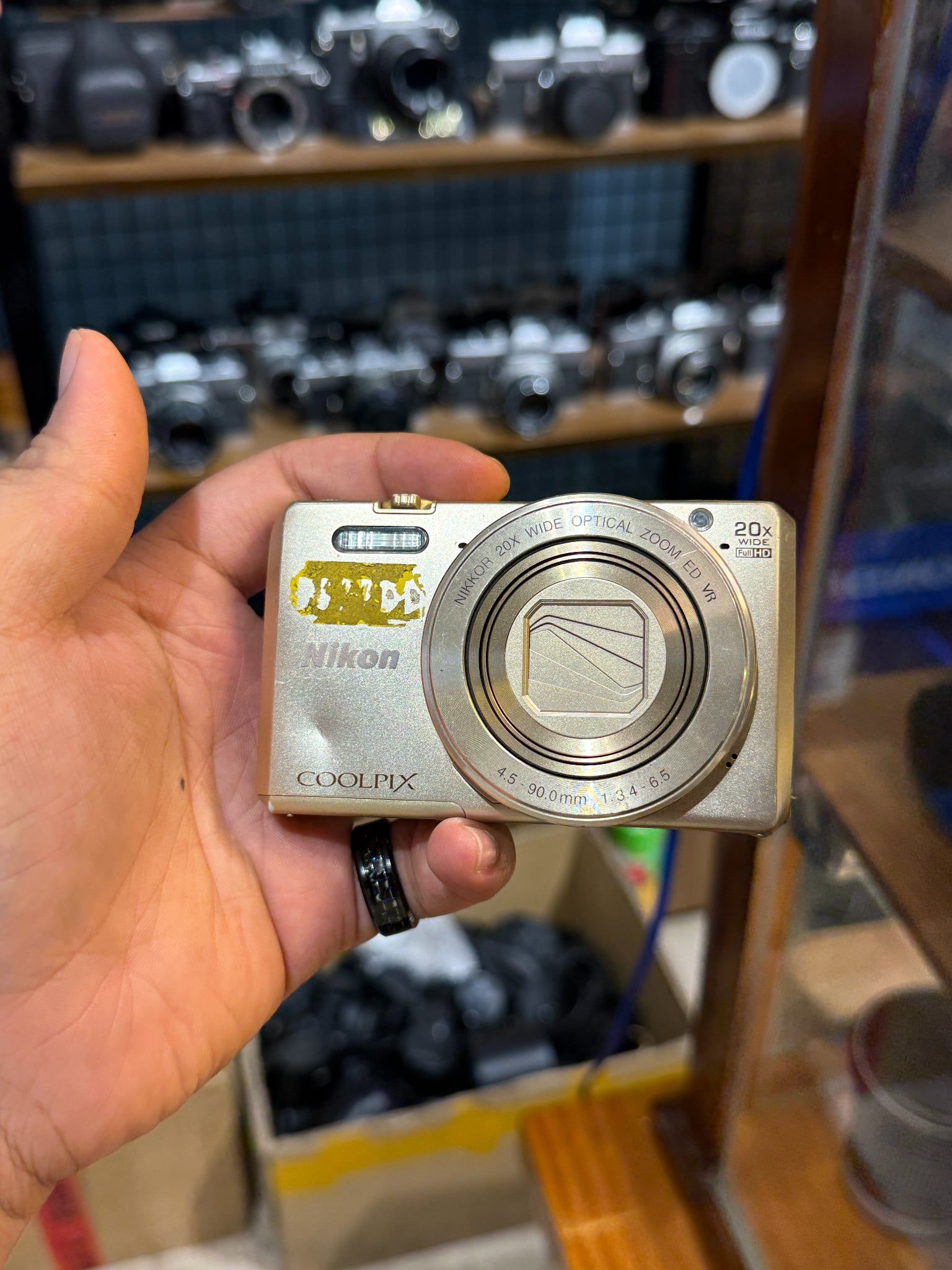  Nikon Coolpix S7000 
