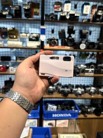 Fujifilm Finepix Z700EXR 