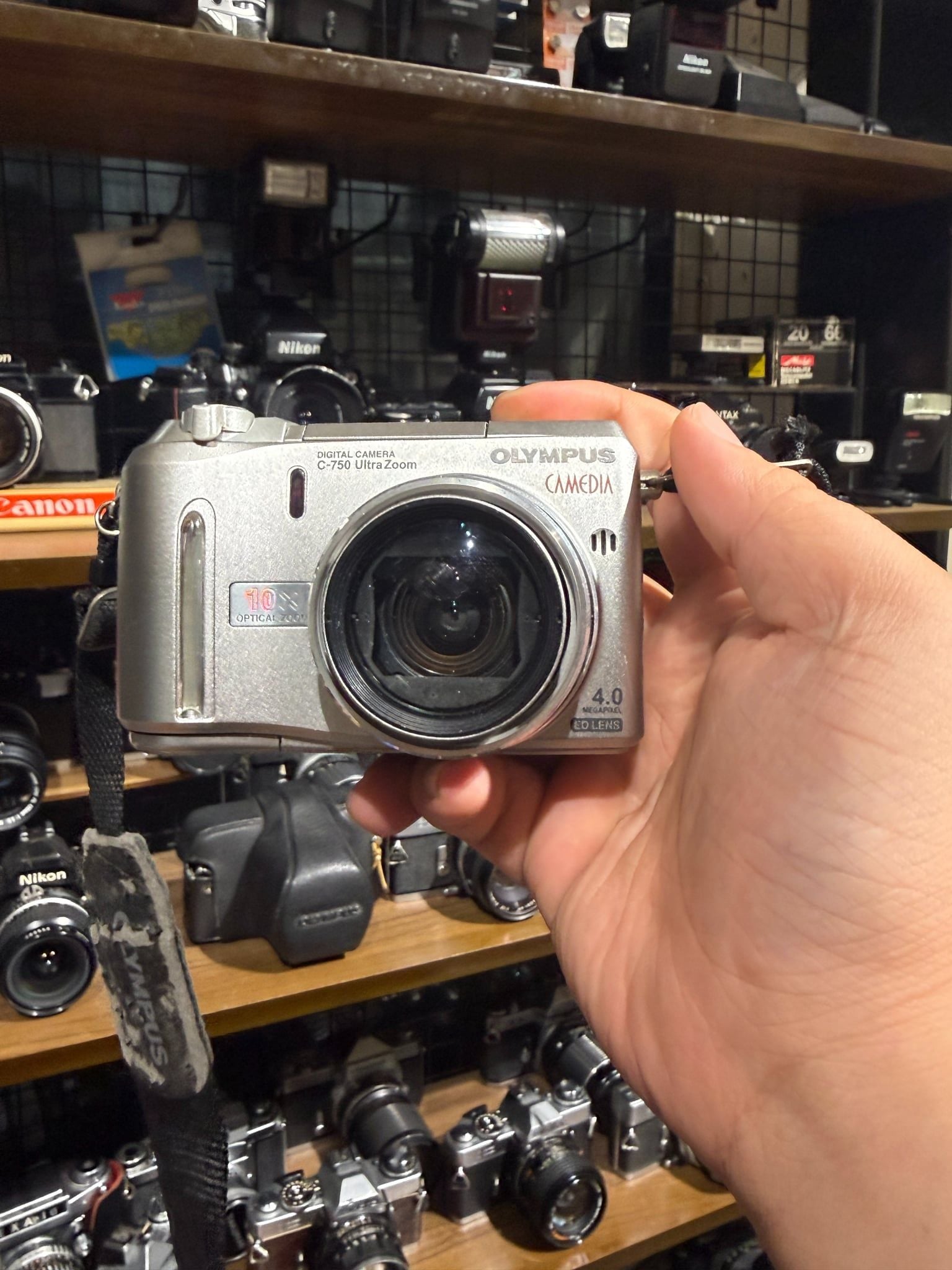  Olympus Camedia C-750 