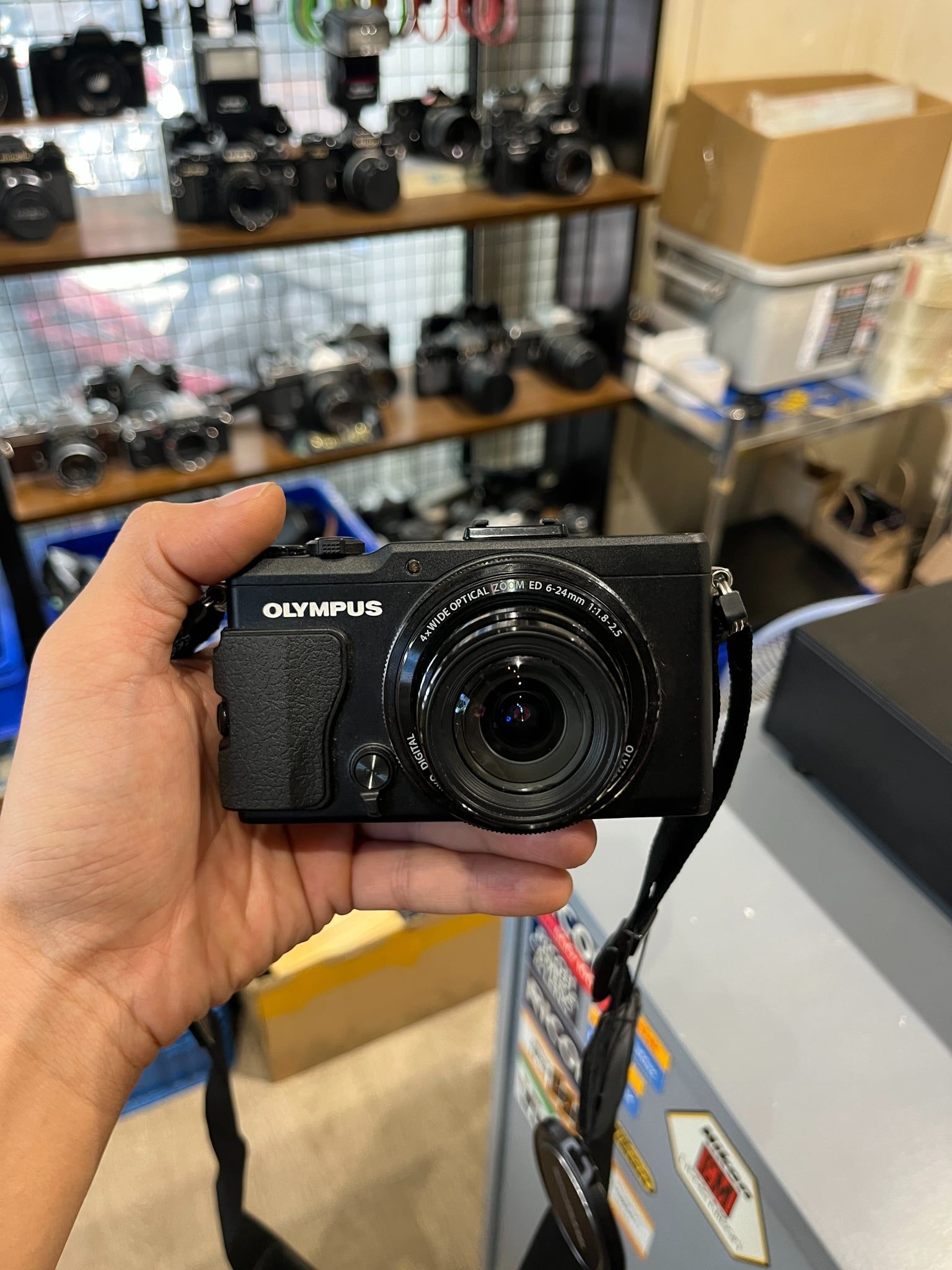  Olympus XZ2 