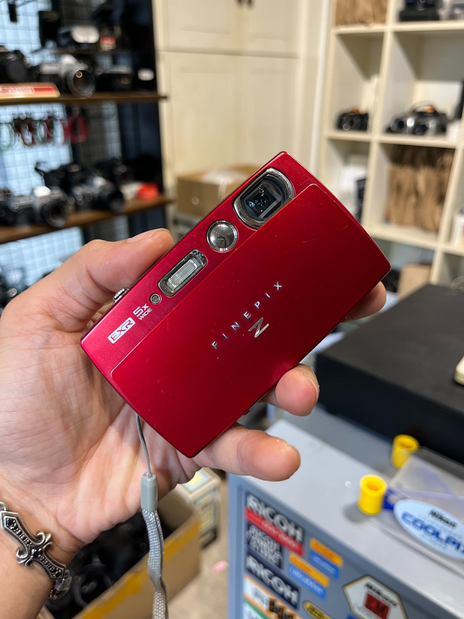  Fuji Finepix Z2000EXR 