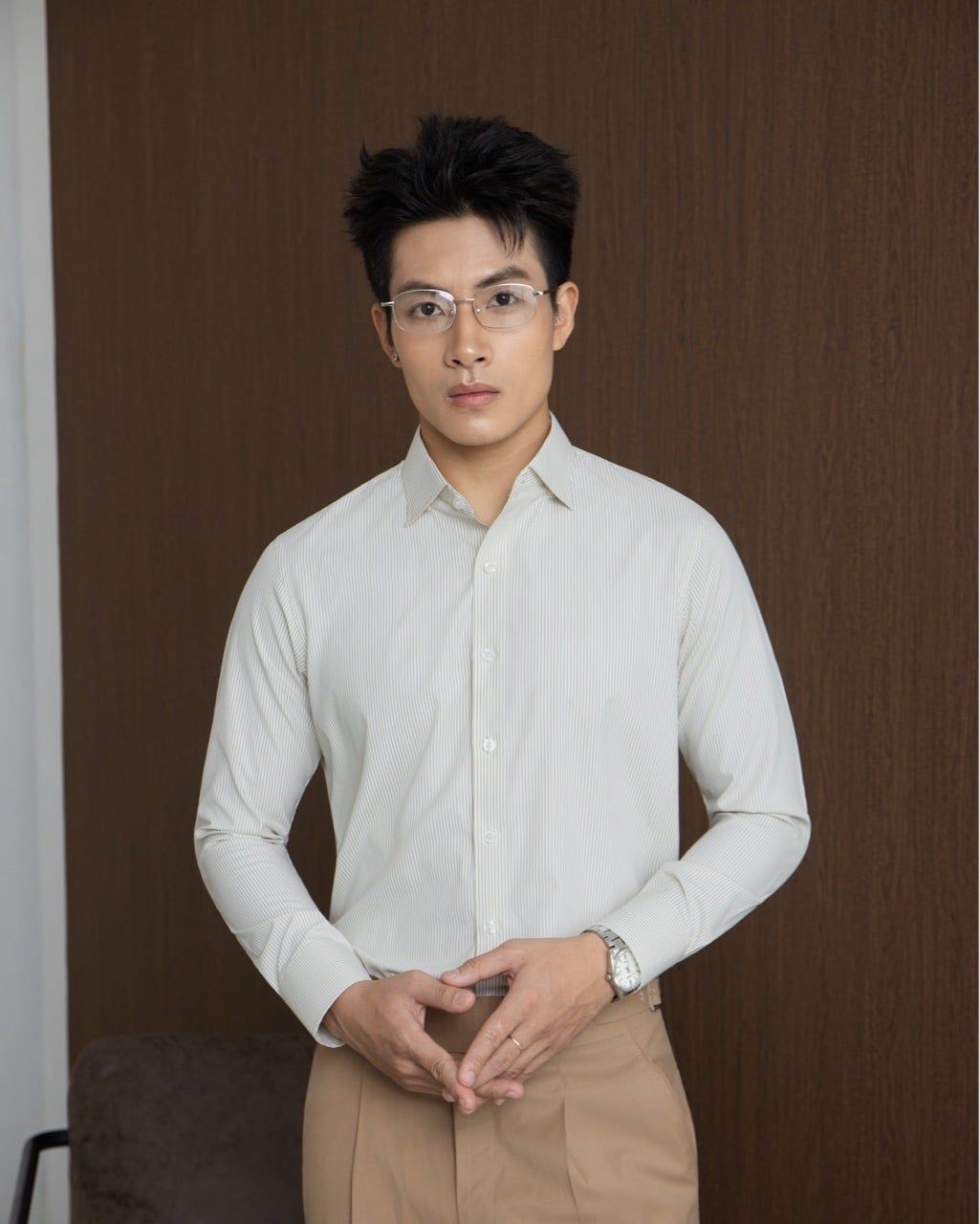  NON IRON | SƠ MI KẺ CHỈ NHỎ NỀN BEIGE NHẠT 